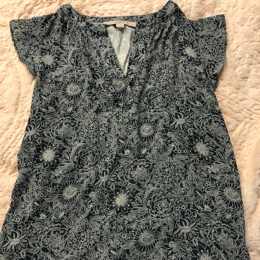 Flutter sleeve floral top